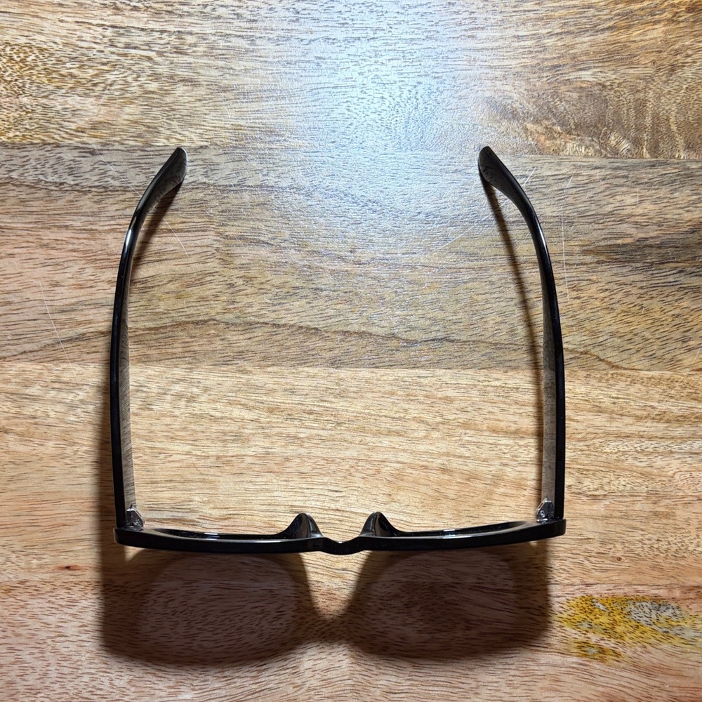 Black Rectangular Sunglasses - Picture 2 of 3